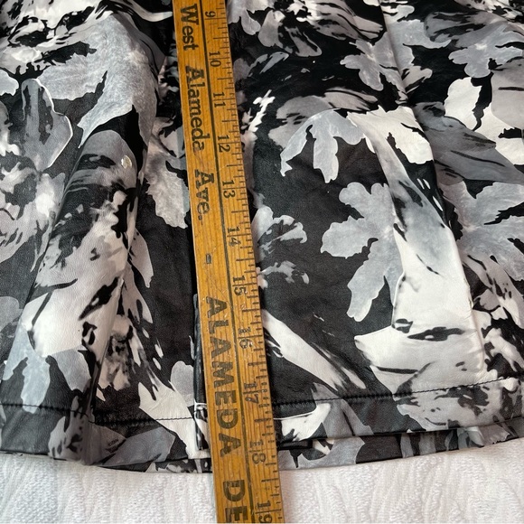 FRNCH PARISWomen Black Floral Faux Leather Circle Skirt Above Knee Sz-S NWT-FLAW - Picture 8 of 14